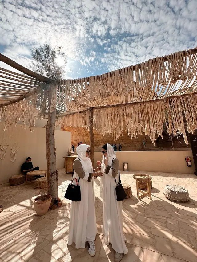 Potret Nikita Willy bersama ibunya saat di Al Ula