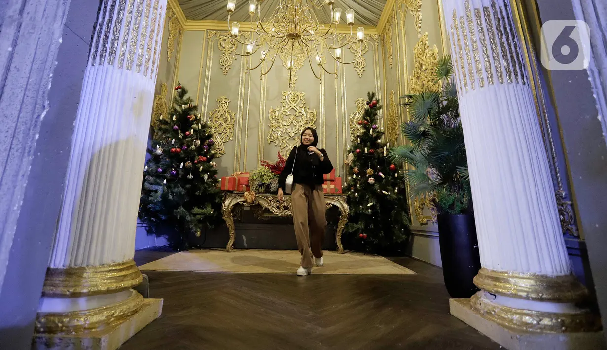Lalu ada Festive Midnight Shopping pada 15--16 Desember 2023. Selain itu, ada berbagai penawaran belanja lainnya seperti Festive Offers, Midnight Special Deals, Whimsical Raffle, Magical Hour serta All Day Xtra Gift. (Liputan6.com/Herman Zakharia)