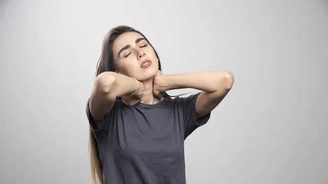 Beberapa pilihan peregangan otot leher yang bisa dicoba di rumah