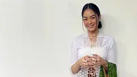 Punya Fashion yang Ikonik, Ini 4 Pesona Rania Yamin dalam Berbagai Kombinasi Warna Kebaya