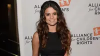 Lupakan Justin Bieber, Selena Gomez Kencan dengan Laki-laki Tua?