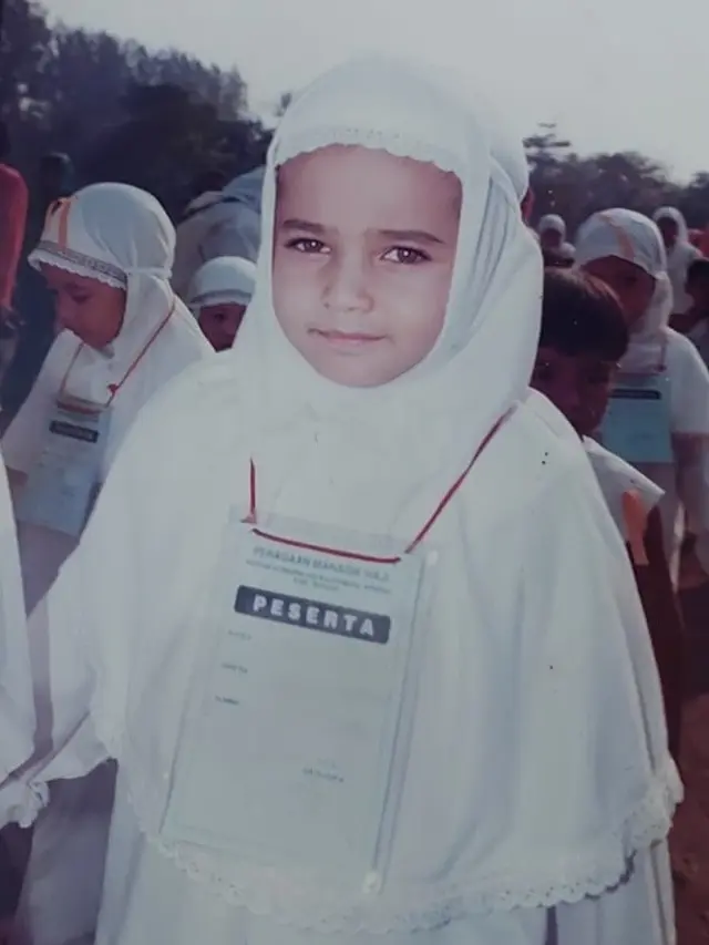 6 Potret Dulu dan Kini Enzy Storia ketika Pakai Hijab, Semasa Kecil Ikut Pesantren Kilat