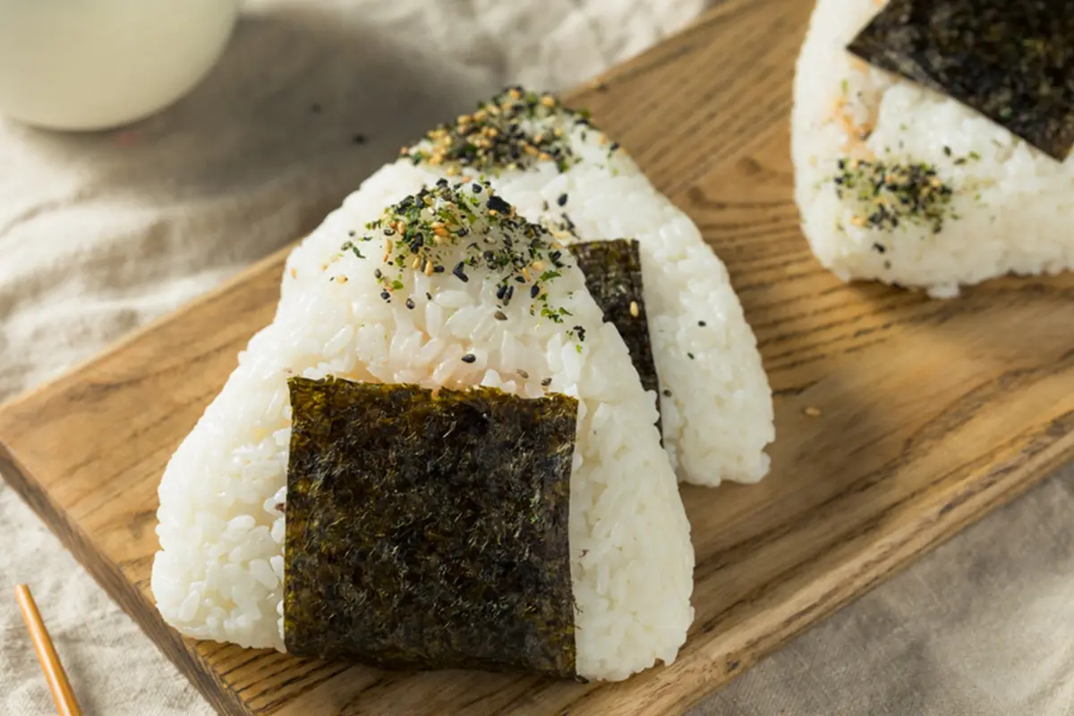 onigiri tuna  mayo