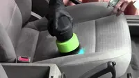 Jangan Biarkan Bau Keringat Setelah Olahraga Menempel di Interior Mobil