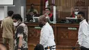 Sejumlah saksi bersiap menjalani sidang pemeriksaan saksi terkait kasus pembunuhan berencana Brigadir Yosua Hutabarat alias Brigadir J di Pengadilan Negeri Jakarta Selatan, Senin (31/10/2022). 11 saksi dihadirkan di sidang hari ini. (Liputan6.com/Johan Tallo)