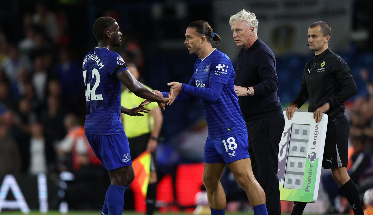 Jack Grealish mendapatkan kesempatan tampil oleh David Moyes pada menit ke-71 menggantikan Tim Iroegbunam dalam laga Liga Inggris 2025/2026 melawan Leeds United di Elland Roads, Leeds, Senin (18/08/2025) waktu setempat. (AFP/Darren Staples)