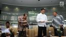 Menko Polhukam, Wiranto (ketiga kiri) bersama Menteri Koordinator Bidang Perekonomian Darmin Nasution dan Kepala PPATK Kiagus Ahmad Badaruddin usai memberi keterangan di Jakarta, Selasa (29/8). (Liputan6.com/Helmi Fithriansyah)  