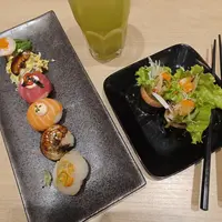 Hidangan sushi premium dari Genki Sushi yang patut dicoba (Foto: Vinsensia Dianawanti)