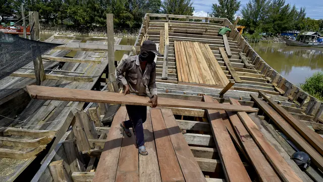 Geliat Industri Galangan Kapal di Aceh