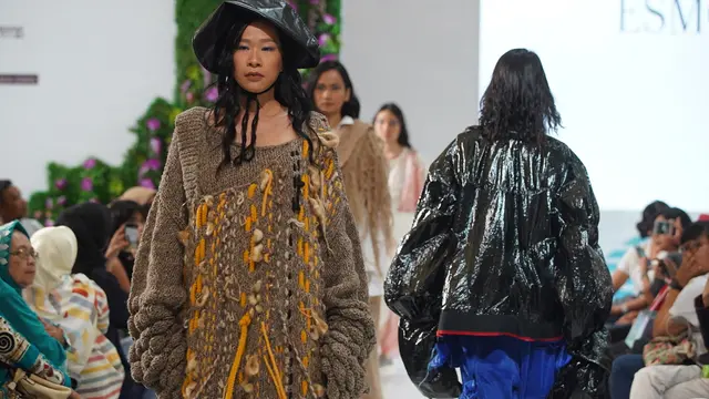 Parade Busana Street Style Bertemakan Urban Sport dari ESMOD Jakarta di Fimela Fest 2018