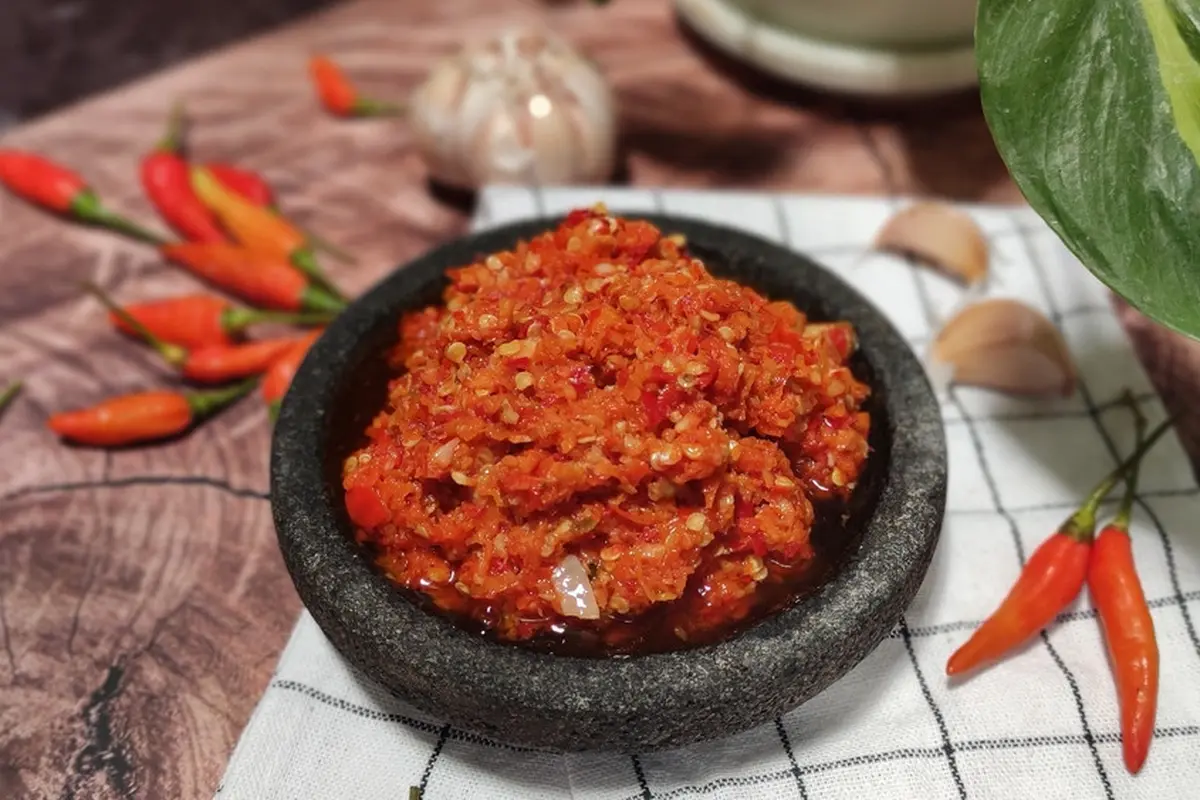 Resep Sambal Terasi Tomat Sedap dan Inspirasi Food Pairing untuk Menu Buka Puasa Favorit Keluarga