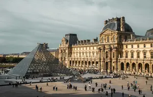 Demo di Paris Tutup Sejumlah Museum, Ini Panduan bagi Wisatawan