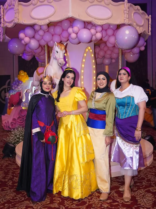 6 Gaya Keluarga Tasya Farasya Cosplay Jadi Karakter Disney di Pesta Ulang tahun Maryam dan Isa, Semuanya Totalitas!