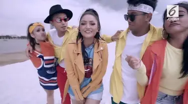 Popularitas lagu 'Lagi Syantik' menjadi berkah tersendiri bagi Siti Badriah. Hanya dalam waktu tiga bulan, lagu sudah ditonton lebih dari 175 juta kali.