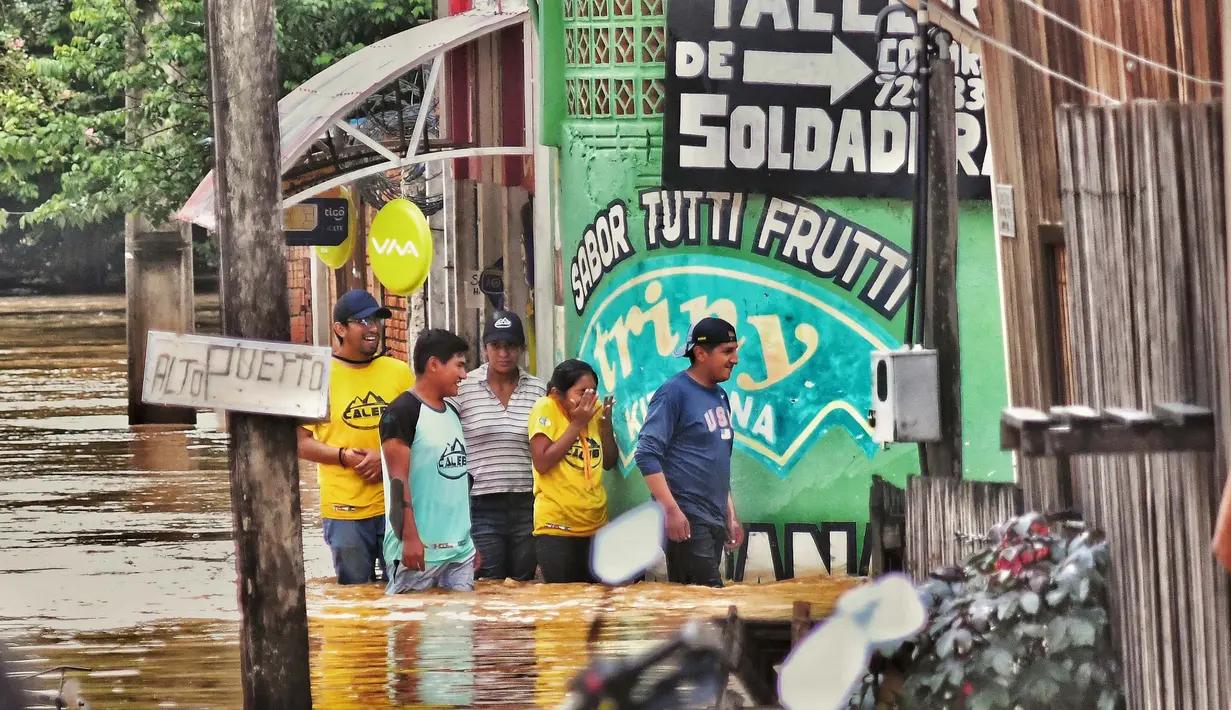 Ratusan orang di Cobija, Amazon Bolivia mengalami banjir yang belum pernah terjadi sebelumnya. (STRINGER/AFP)