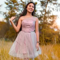 ilustrasi zodiak perempuan/Photo by Julian Paolo on Unsplash