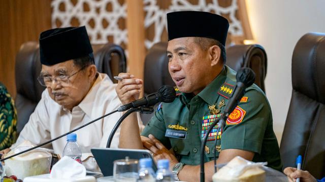 Panglima TNI Agus Subiyanto dan Jusuf Kalla