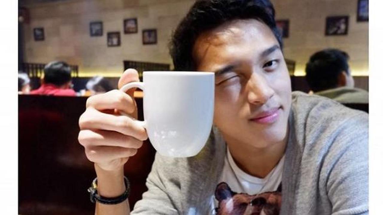 [Bintang] Sering Dibilang Mirip Artis Korea, Ini Bukti Kegantengan Jonatan Christie