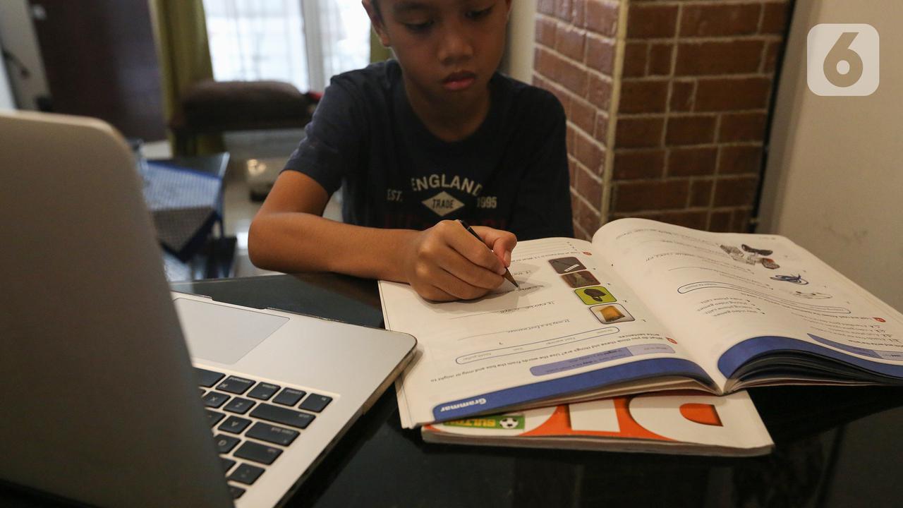 Diperpanjang Sampai 20 Mei, Siswa Belajar Online di Rumah