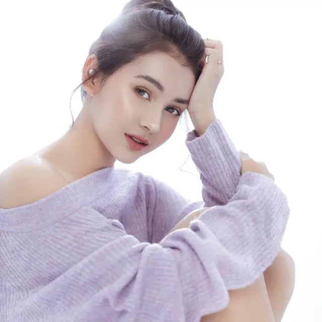 6 Pemotretan Sandrinna Michelle Tampil Flawless Ini Bak Bidadari