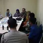 Tim Satgas Vaksin Palsu saat menggelar pertemuan dengan manajemen RS Hosana Medica, Bekasi, Jawa Barat, Selasa (19/7/2016). (Liputan6.com/Fernando Purba)