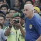 Pelatih Persib Bandung, Mario Gomez, saat pertandingan melawan Persersang Serang pada laga uji coba di Stadion Maulana Yusuf, Serang, Kamis (1/3/2018). Persib menang 6-0 atas Perserang. (Bola.com/M Iqbal Ichsan)