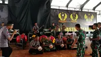 Brimob Polda Banten dan Kopassus TNI latihan marawis. (foto: dokumentasi Polda Banten)