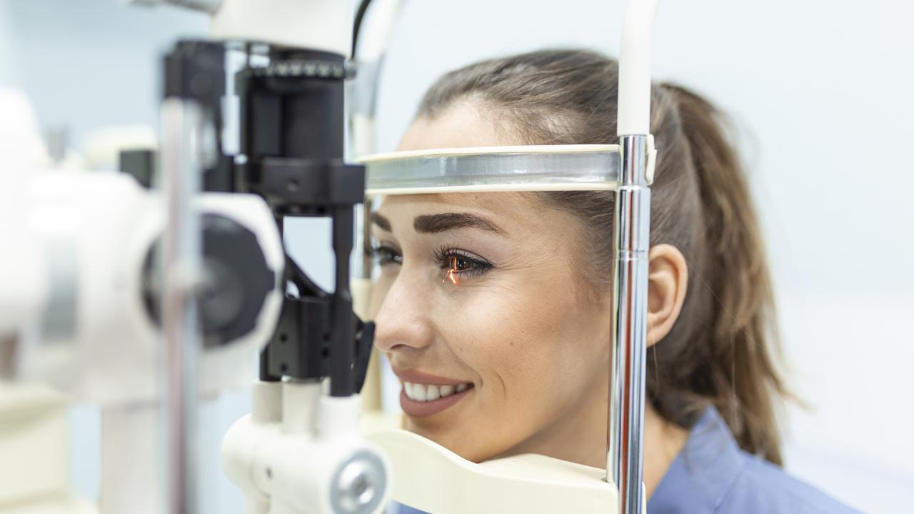 Peka Terhadap Gejala Awal Katarak Bikin Risiko Disabilitas Netra Jadi Minim