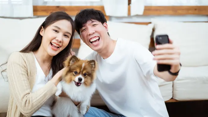 couple romantis bahagia