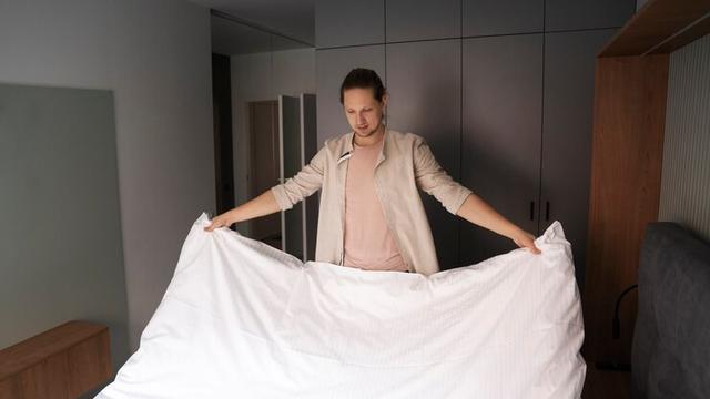 Rapikan tempat tidur