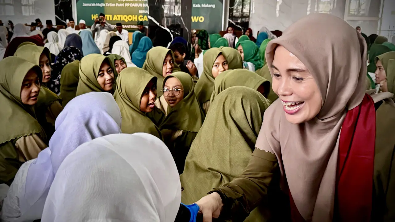 Istri Calon Presiden nomor urut 3 Ganjar Pranowo, Siti Atikoh