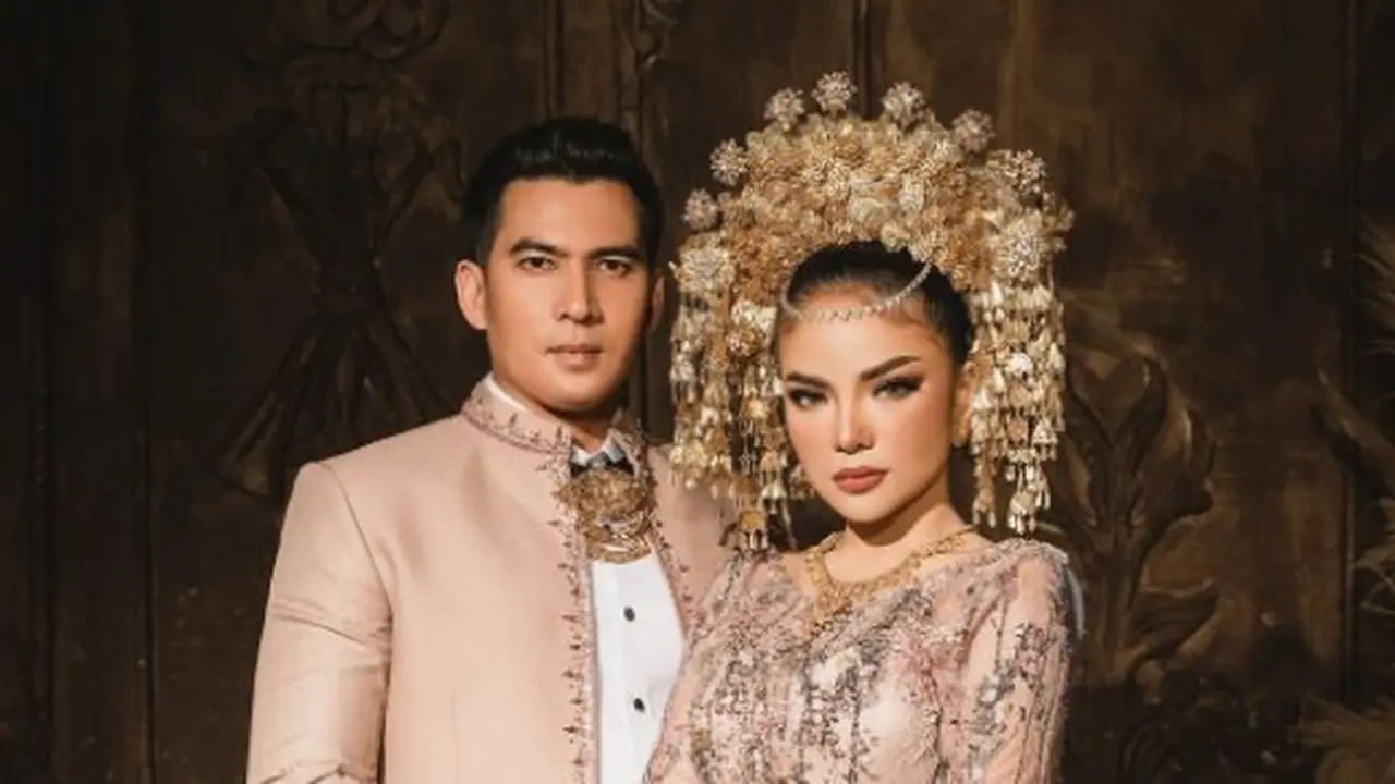9 Potret Prewedding Dinnar Candy dan Ridho Ilahi, Usung Adat Minang Serta Modern