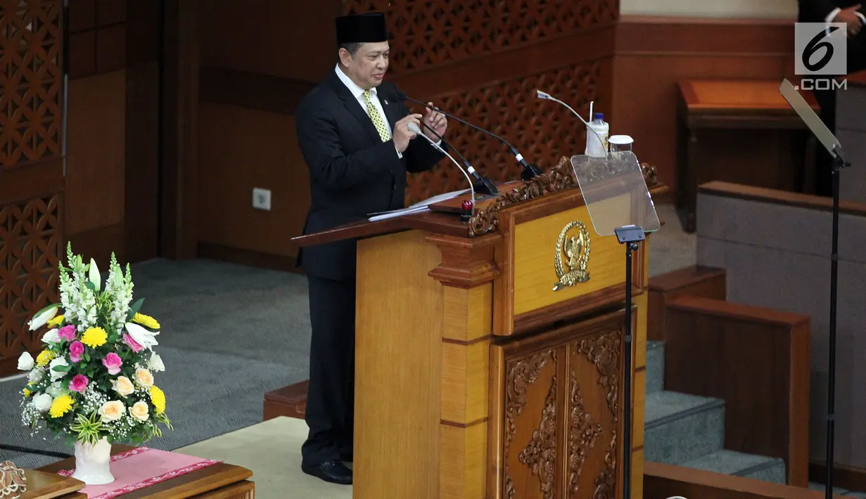 Ketua DPR Bambang Soesatyo berpidato dalam Rapat Paripurna ke-19 di Kompleks Parlemen, Senayan, Jakarta, Senin (5/3). Bambang berpidato dengan judul 'Kami Pelayan Rakyat'. (Merdeka.com/Iqbal Nugroho)