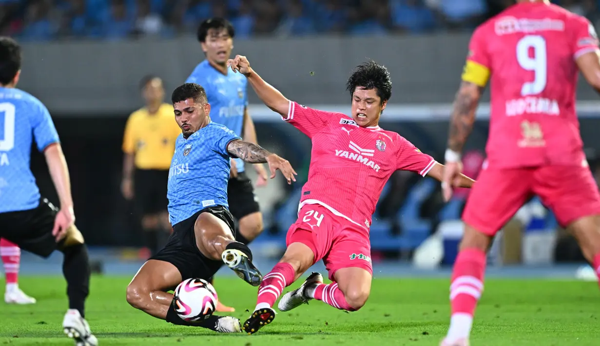 Sembilan gol tercipta dalam dua laga berbeda musim ini, dua laga dengan catatan jumlah gol terbanyak. Laga dengan gol terbanyak pada musim ini adalah Kawasaki Frontale 4-5 Jubilo Iwata dan Tokyo Verdy 4-5 Kawasaki Frontale (Dok. J1 League)