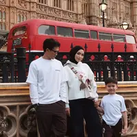 Citra Kirana dan Rezky Aditya saat Berkunjung ke Macau dengan ootd liburan mereka. [@citraciki]