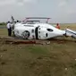 Helikopter Bell 429 PK-CAW milik BBKFP tergelincir dan terguling di ujung Bandara Budiarto, Tangerang. (Istimewa)