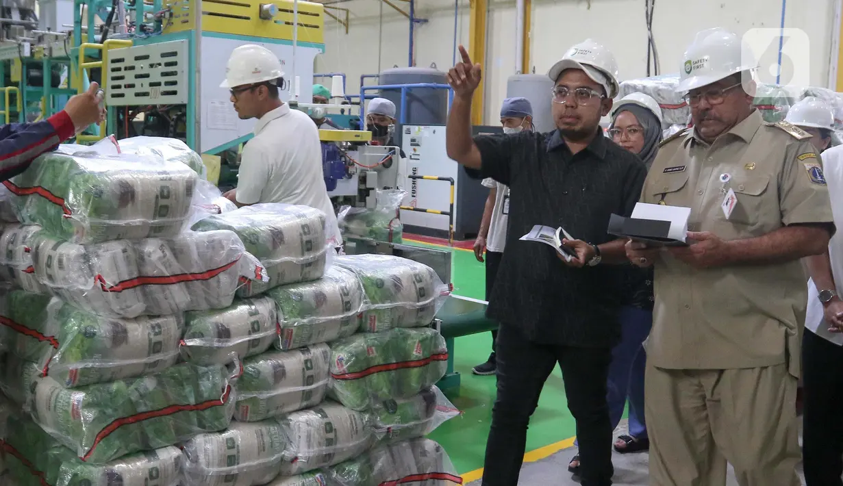 Karenanya, Pemerintah Provinsi (Pemprov) Jakarta akan berupaya menjaga stabilitas harga agar tidak memberatkan masyarakat. (Liputan6.com/Herman Zakharia)