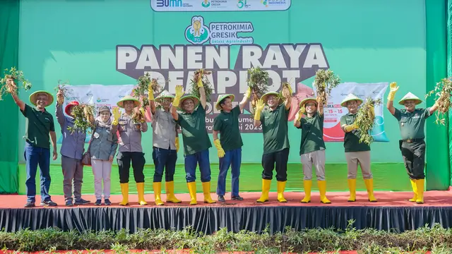 Petrokimia Gresik, perusahaan Solusi Agroindustri anggota holding Pupuk Indonesia berhasil meningkatkan produktivitas ubi cilembu hingga 35,29 persen.