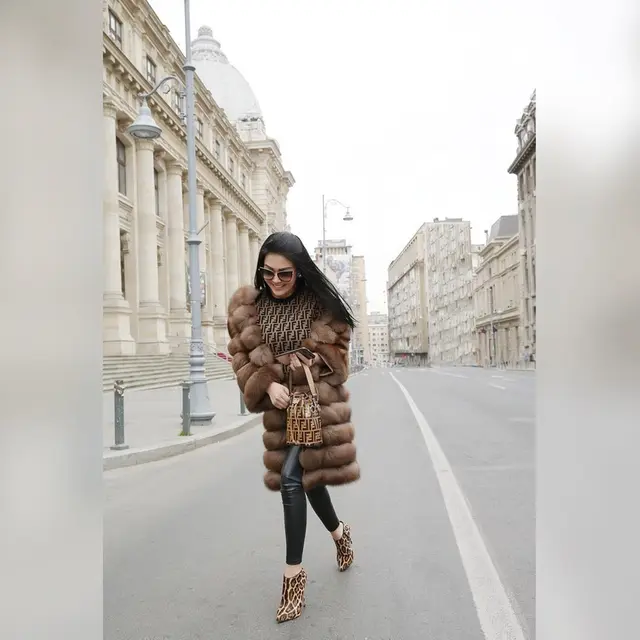 7 Potret Gaya Fashion Syahrini Saat Liburan di Luar Negeri, Mewah dan Selalu Elegan