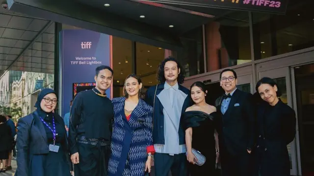 Prilly Latuconsina di Red Carpet Toronto International Film Festival
