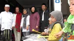 Citizen6, Surabaya: Kedatangan tim dari Yayasan Pondok Kasih dan OCI disambut penampilan drum band anak - anak Ponpes Annahidliyyah. Tiga lagu dibawakan, salah satunya Twinkle Twinkle Little Star. (Pengirim: Daniel Lukas Rorong).