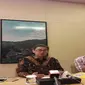 Direktur PT Tiga Pilar Sejahtera Jo Tjong Seng saat konferensi pers membantah anak usahanya PT Indo Beras Unggul (IBU) menimbun dan menyerap beras bersubsidi. (Liputan6.com/Ilyas Istianur P)