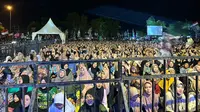 Lampung Dipadati Puluhan Ribu Warga yang Ikut Salawat Bersama Habib Syech dan Putri Zulkifli Hasan