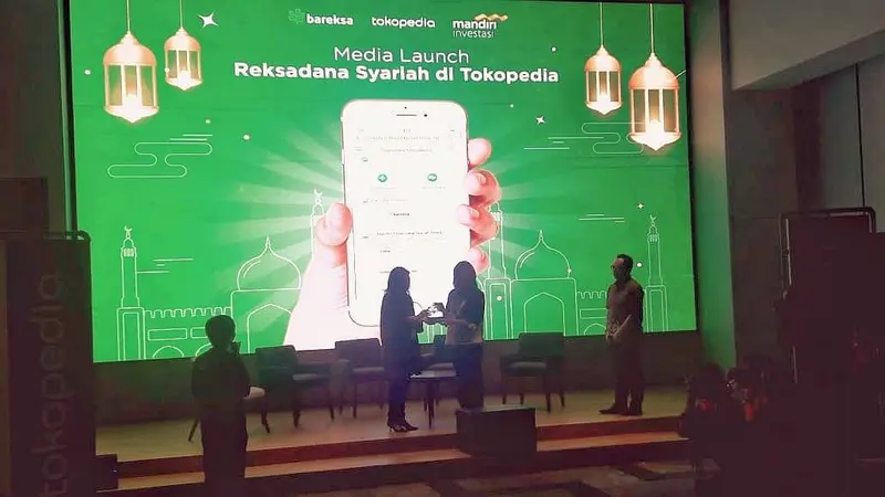 Tokopedia bekerja sama dengan Bareksa meluncurkan produk reksa dana syariah Mandiri Pasar Uang Syariah Ekstra yang dikelola Mandiri Manajemen Investasi (MMI).