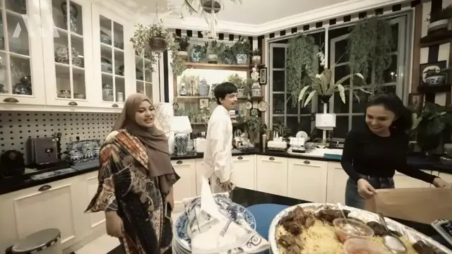 Dapur Rumah Yuni Shara