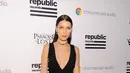 Karier Bella Hadid di industri model dunia tergolong masih baru, namun siapa sangka, dirinya justru memiliki bayaran termahal. Bella Hadid mendapatkan  149 juta dalam satu jam pemotretan. Kekayaan Bella Hadid mencapai hingga 56 milyar. (AFP/Bintang.com)