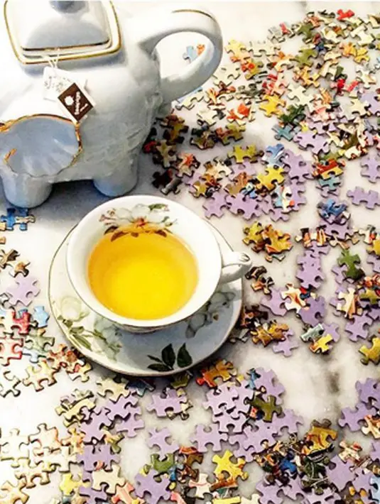 Melansir People, Meghan juga pernah menuliskan sebuah artikel soal seni meminum teh siang hari. Dia menuliskannya pada tahun 2015 lalu pada laman website gaya hidupnya, The Tig. (Instagram/meghanmarkle)