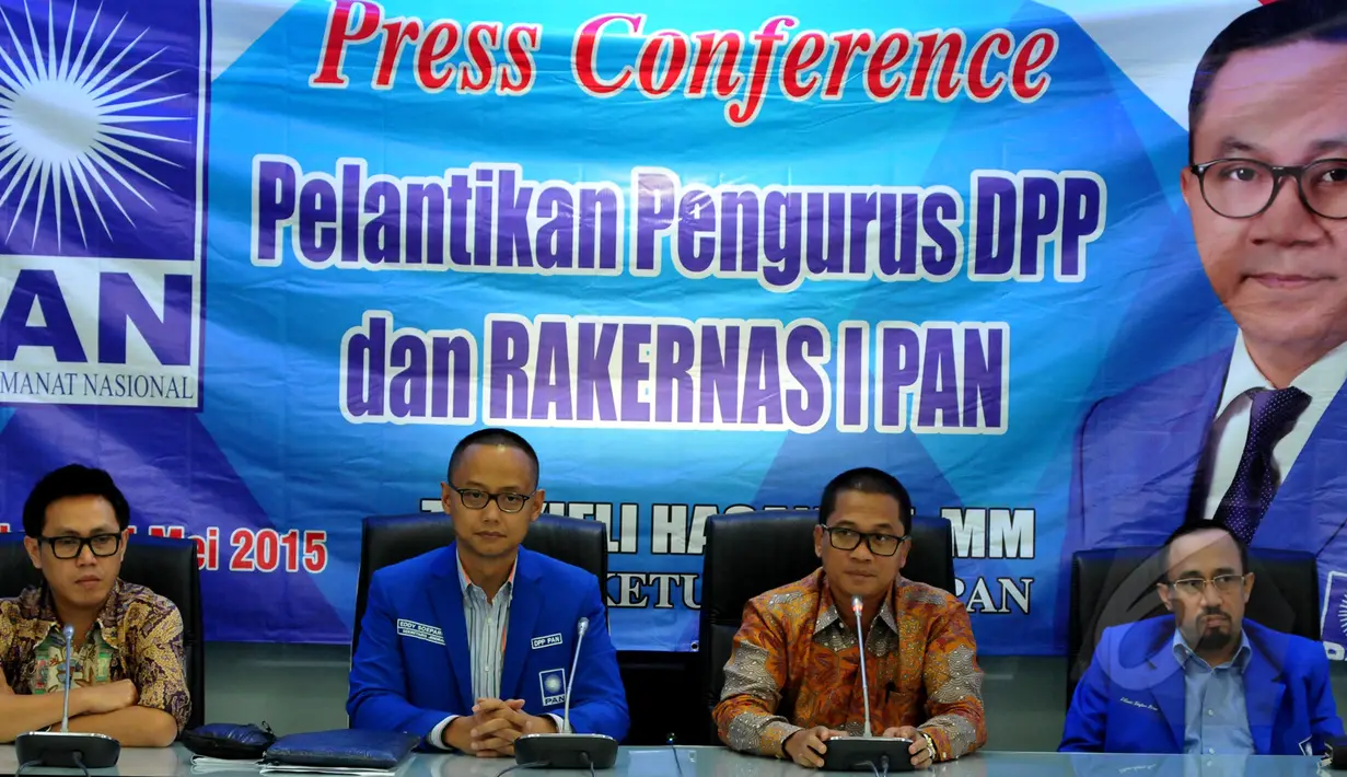 Fraksi PAN menggelar konferensi pers terkait persiapan Rapat kerja Nasional (Rakernas) I dan pelantikan pengurus PAN Zulkifli Hasan di Ruang FPAN Gedung Nusantara I Komplek Parlemen, Senayan, Jakarta, Senin (4/5/2015). (Liputan6.com/Andrian M Tunay)