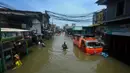 Pj Gubernur DKI Jakarta, Teguh Setyabudi mengatakan selain dari pasang air laut, banjir rob juga akibat adanya tanggul di pantai Utara belum selesai dikerjakan. (merdeka.com/Arie Basuki)
