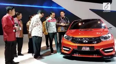 ​Jokowi didampingi menteri perindustrian Airlangga Hartarto dan sekretaris kabinet pramono anung mengunjungi Indonesia International Motor Show (IIMS) 2018 pada 19-29 April 2018. Berlokasi di JIExpo Kemayoran, Jakarta.